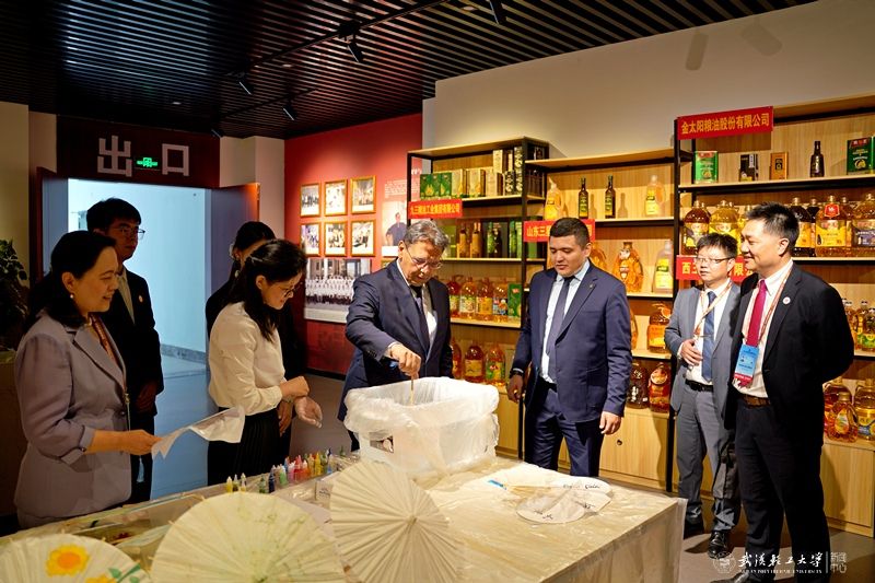 916B65B618A7BDAB8A23BE6178D_F778B723_18525